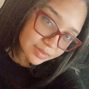 Meet your Posher, Mariela